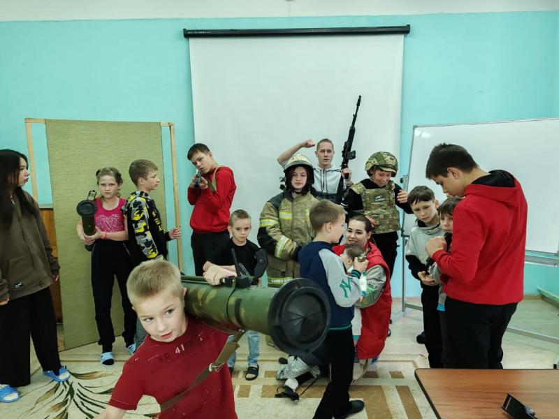 В рамках программы патриотического воспитания сегодня в Центре состоялась интересная встреча с нашими добрыми друзьями-волонтерами