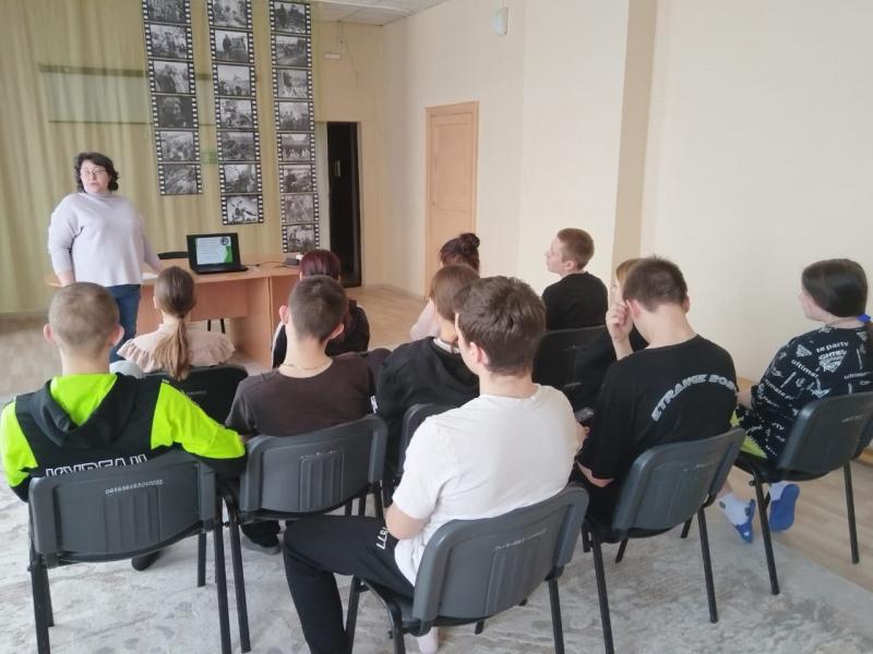 У наших ребят в гостях побывала Ольга Анатольевна из СпидЦентра.