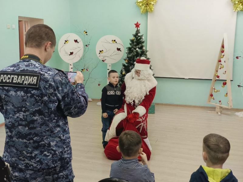 Дед Мороз специального назначения сегодня был в гостях у наших детей!