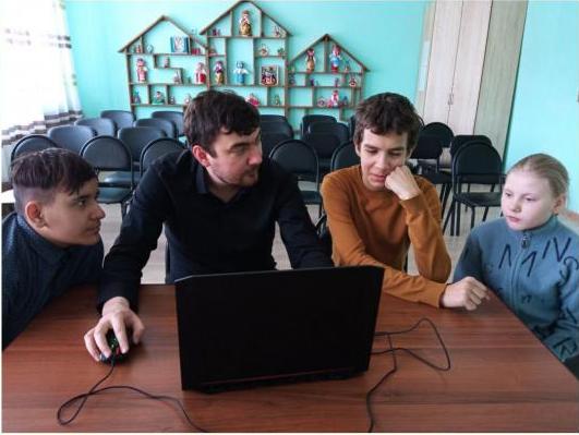 Сегодня у нас в гостях разработчик компьютерных игр международной компании App Life Дмитрий Алексеев.