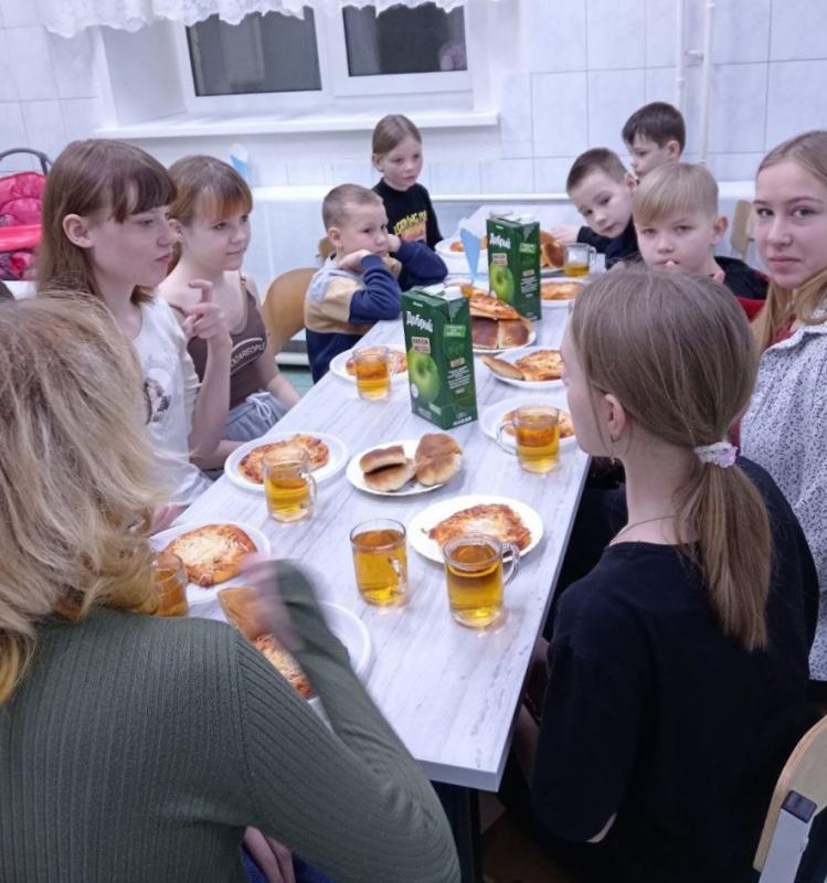 "С теплом к детям" - так называется совместная акция Курганской генерирующей компании и уполномоченного по правам ребёнка Алены Евгеньевны Лопатиной.