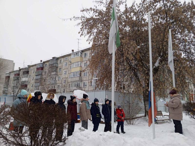 Мы сегодня открыли традиционный месячник военно-патриотической и оборонно-массовой работы.