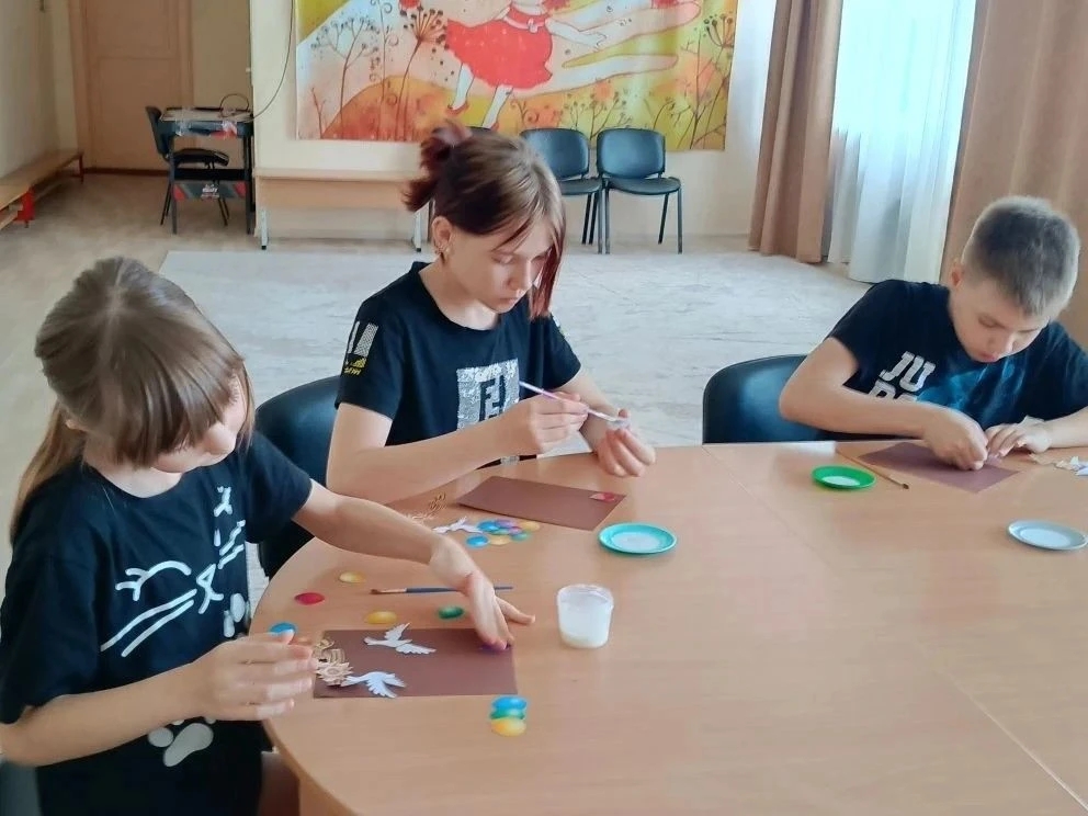 В преддверии празднования 81-й годовщины Победы в Великой Отечественной войне наши ребята на кружке «Чудеса своими руками» изготовили поздравительные открытки.