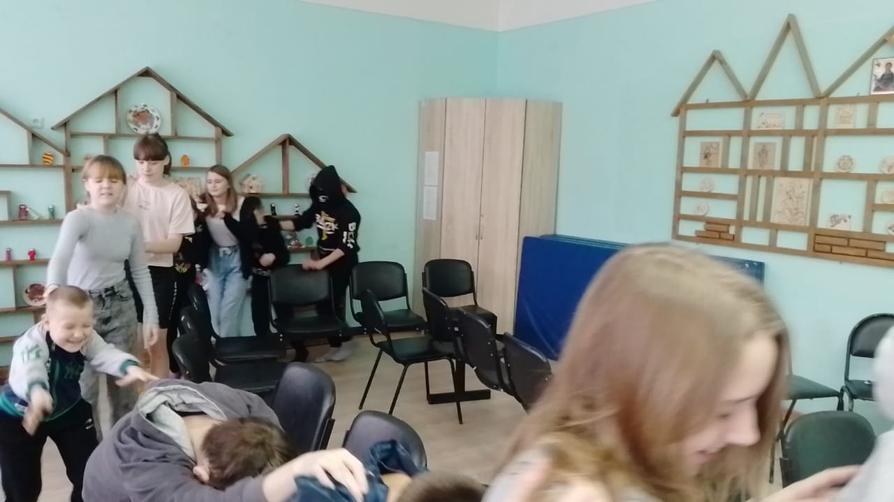 Занятие-тренинг на сплочение детского коллектива "Мы едины".