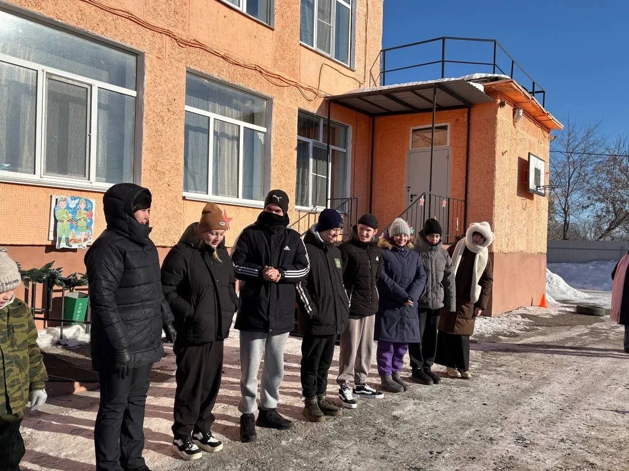 Военно-спортивная игра "Зарница" — это значимое событие для воспитанников и отличная возможность весело и полезно провести время, особенно всем вместе, игра проходила для ребят в Мишкинском филиале.