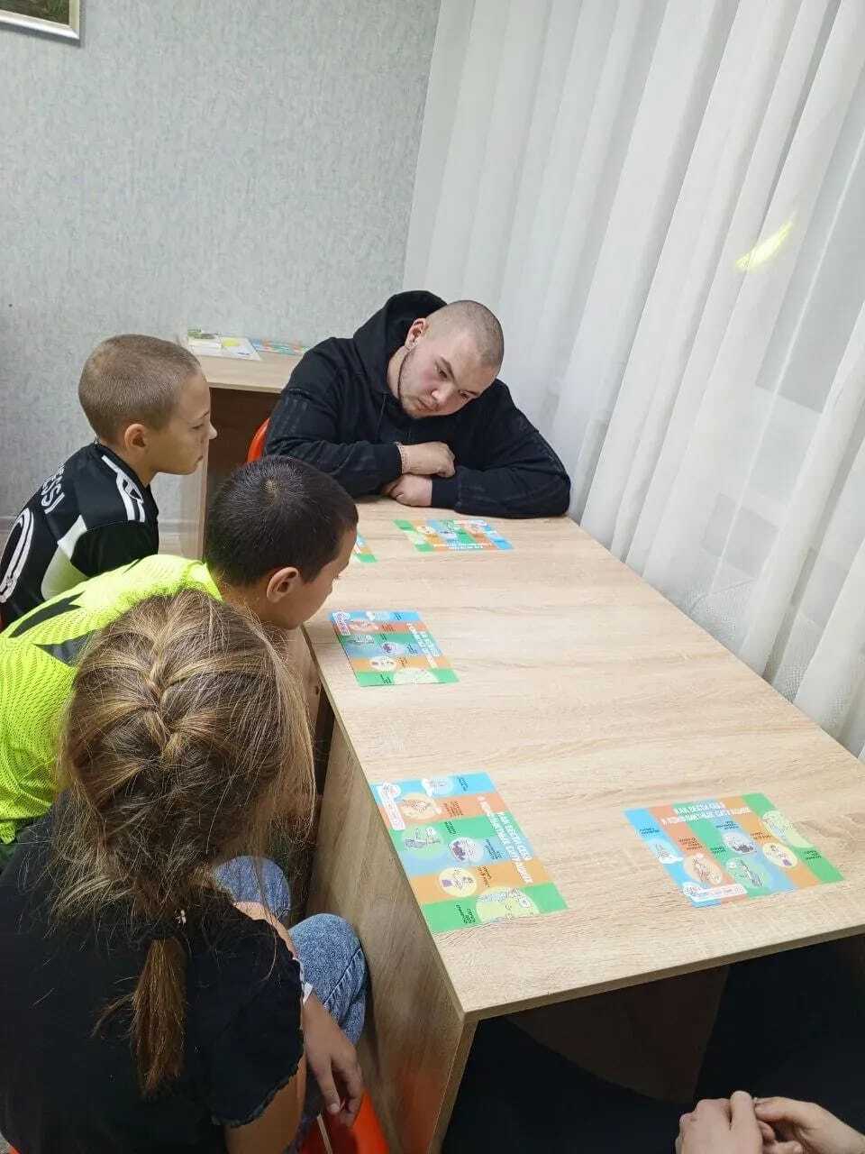На воспитательском часе воспитанники узнали о своих правах, которые прописаны в Декларации и Конвенции о правах ребёнка.