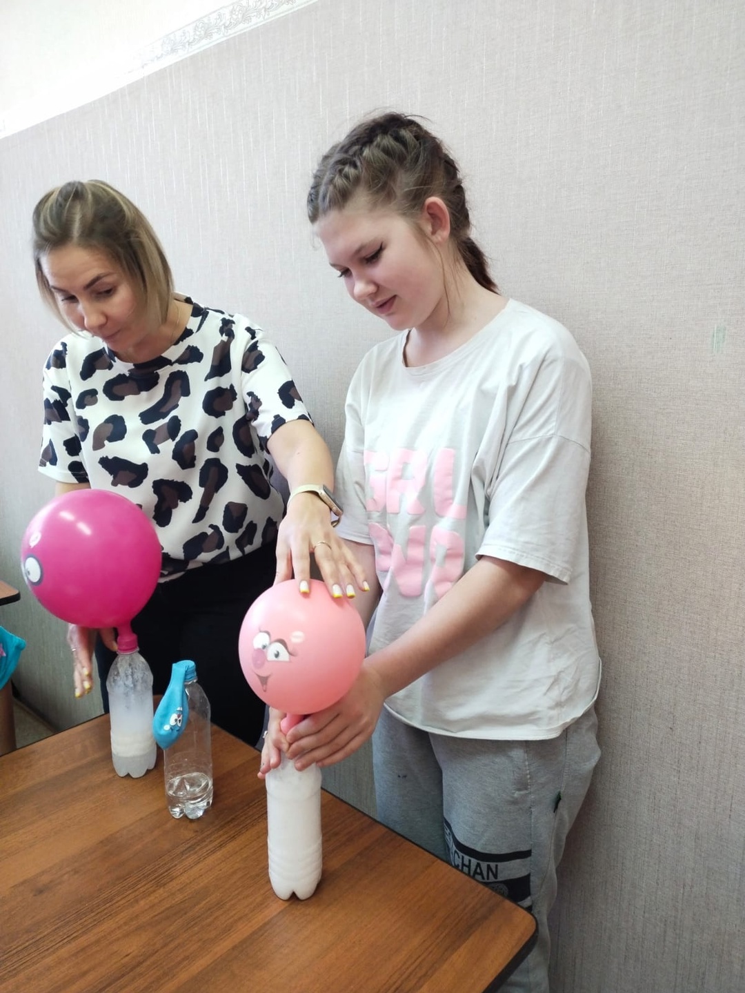 Абсолютно все дети и даже взрослые любят "химичить"! Абсолютно все дети и даже взрослые любят "химичить"!