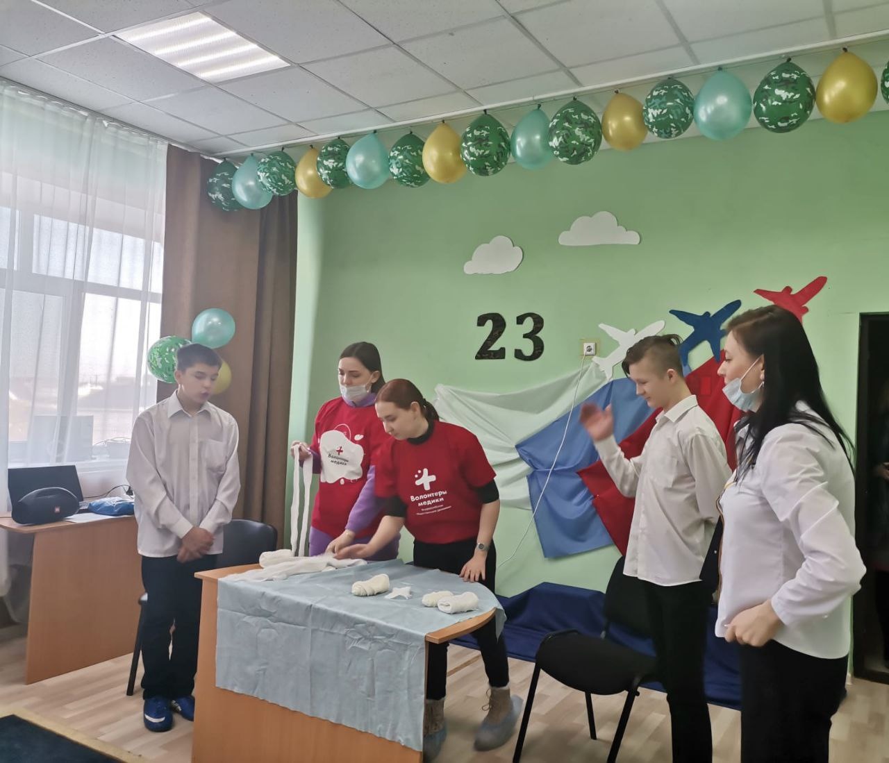 Накануне Дня защитника Отечества в актовом зале прошел традиционный праздничный концерт, посвященный этому славному дню.