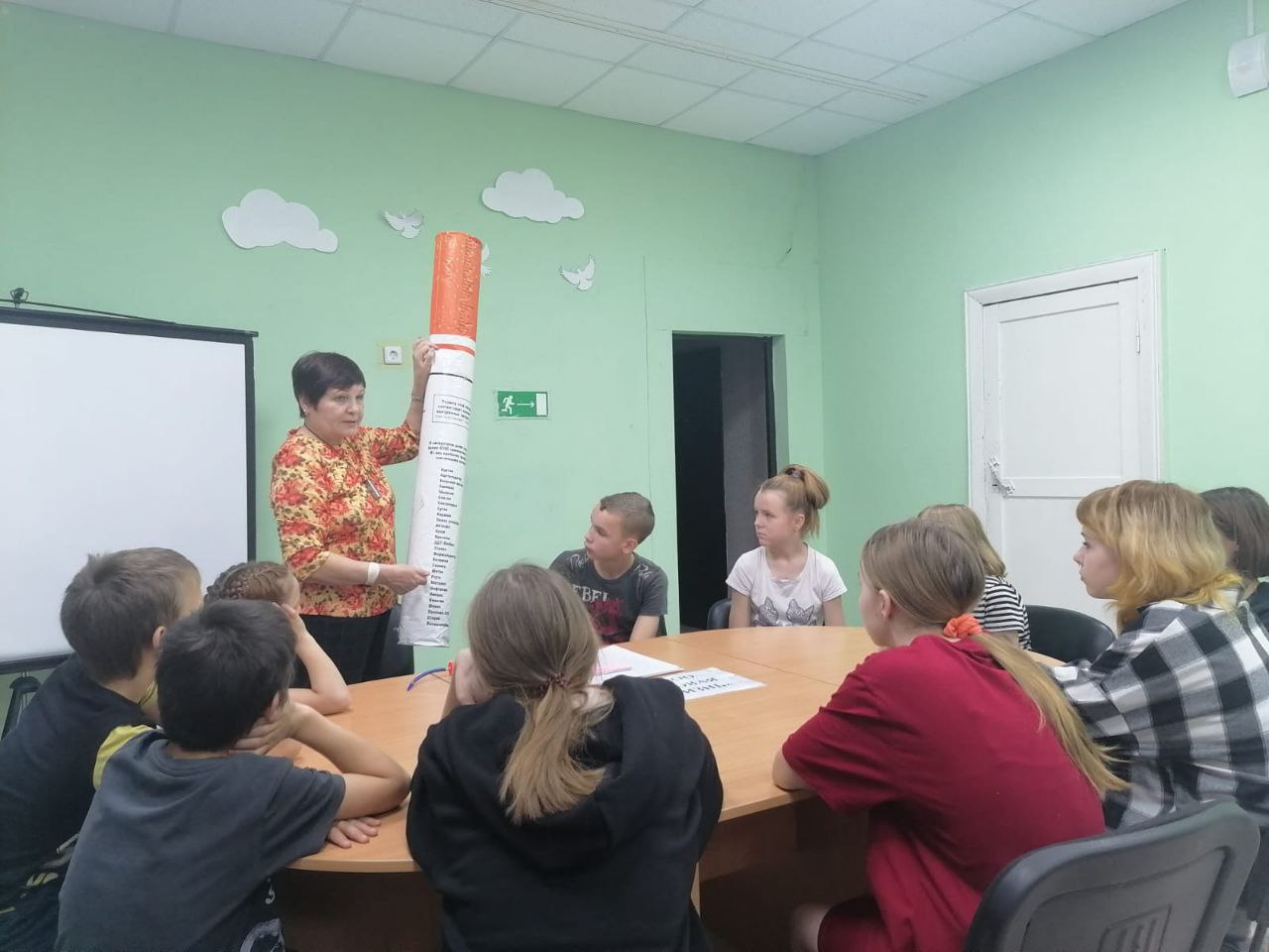 Собрались за круглым столом, чтобы обсудить проблему курения.