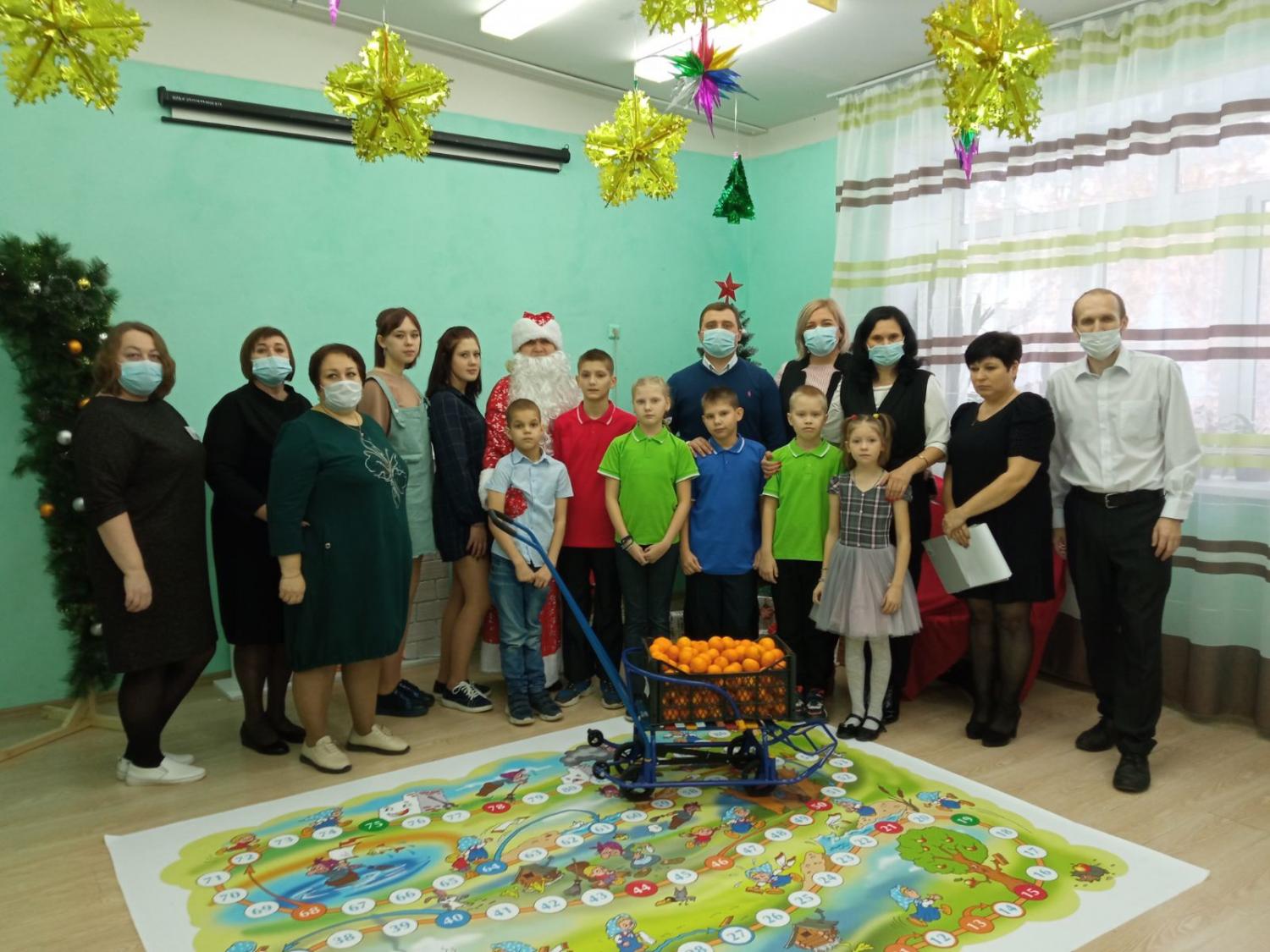 В нашем Центре всегда рады гостям и встречают их песнями, играми, танцами! В нашем Центре всегда рады гостям и встречают их песнями, играми, танцами!