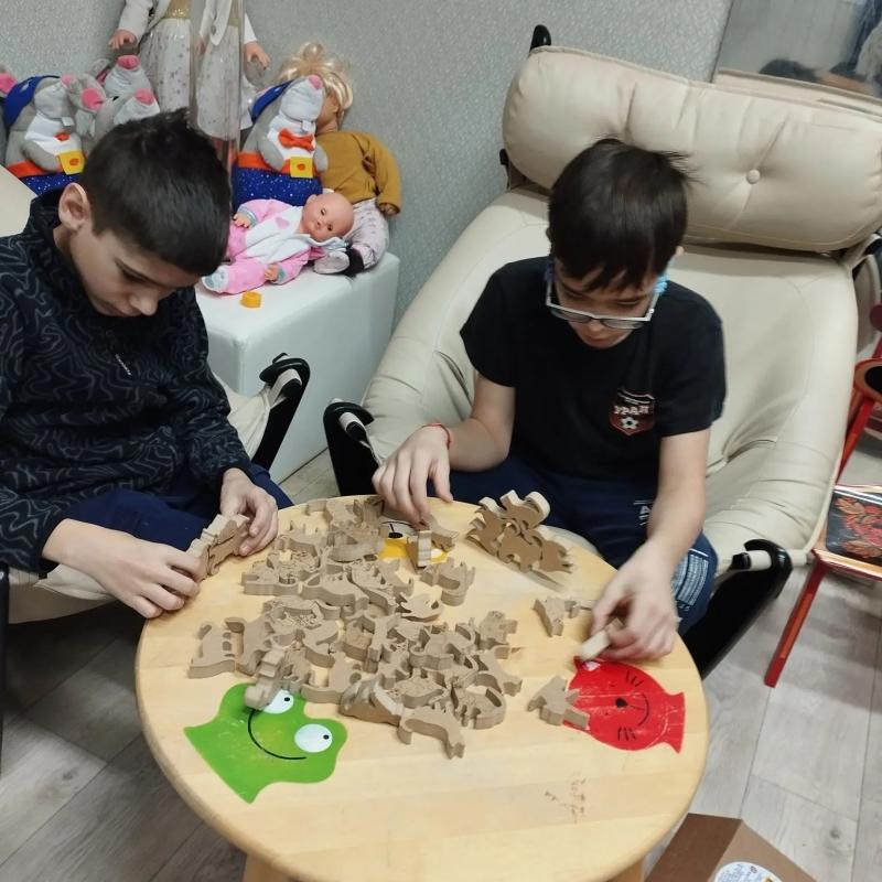 "Дженерики - мир в наших руках!"