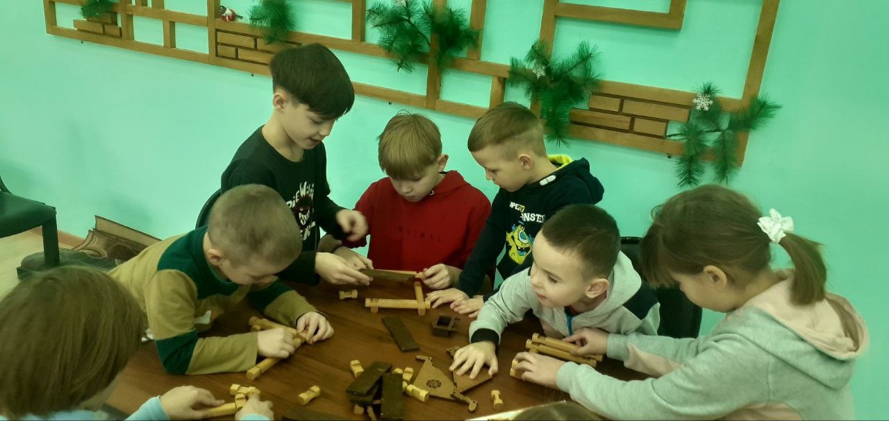 22 декабря отмечается, правда, еще не официально, День благодарности родителям "Спасибо за жизнь!"
