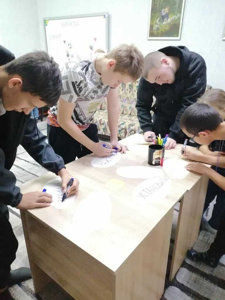 Мир создал людей разных внешне и внутренне, разных по состоянию души, по физическому и умственно у развитию.