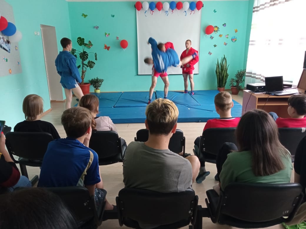 Показательное выступление самбистов Показательное выступление самбистов