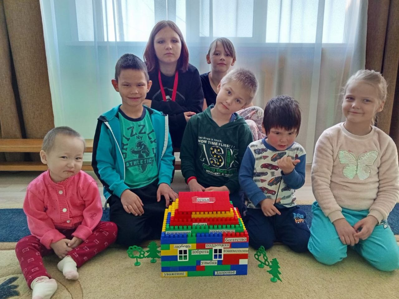 Семья - главное в жизни каждого человека. Семья - главное в жизни каждого человека.