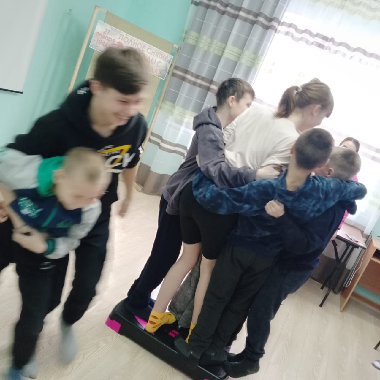 Занятие-тренинг на сплочение детского коллектива "Мы едины".