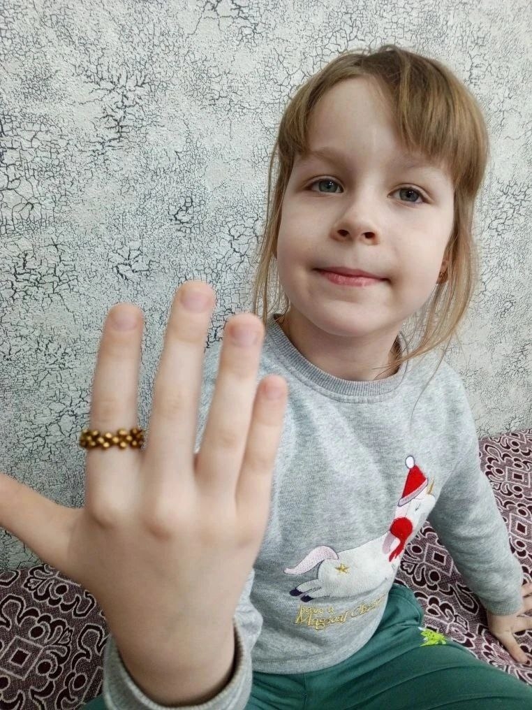 А мы продолжаем на нашем кружке по бисероплетению совершенствовать своё мастерство.