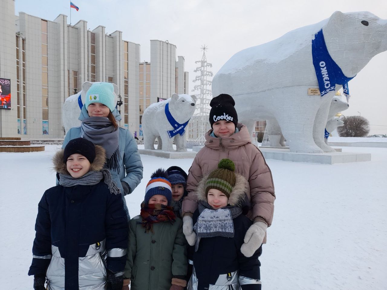 В новогодние каникулы без дела не сидим: приобщались к высокому искусству - классической музыке.