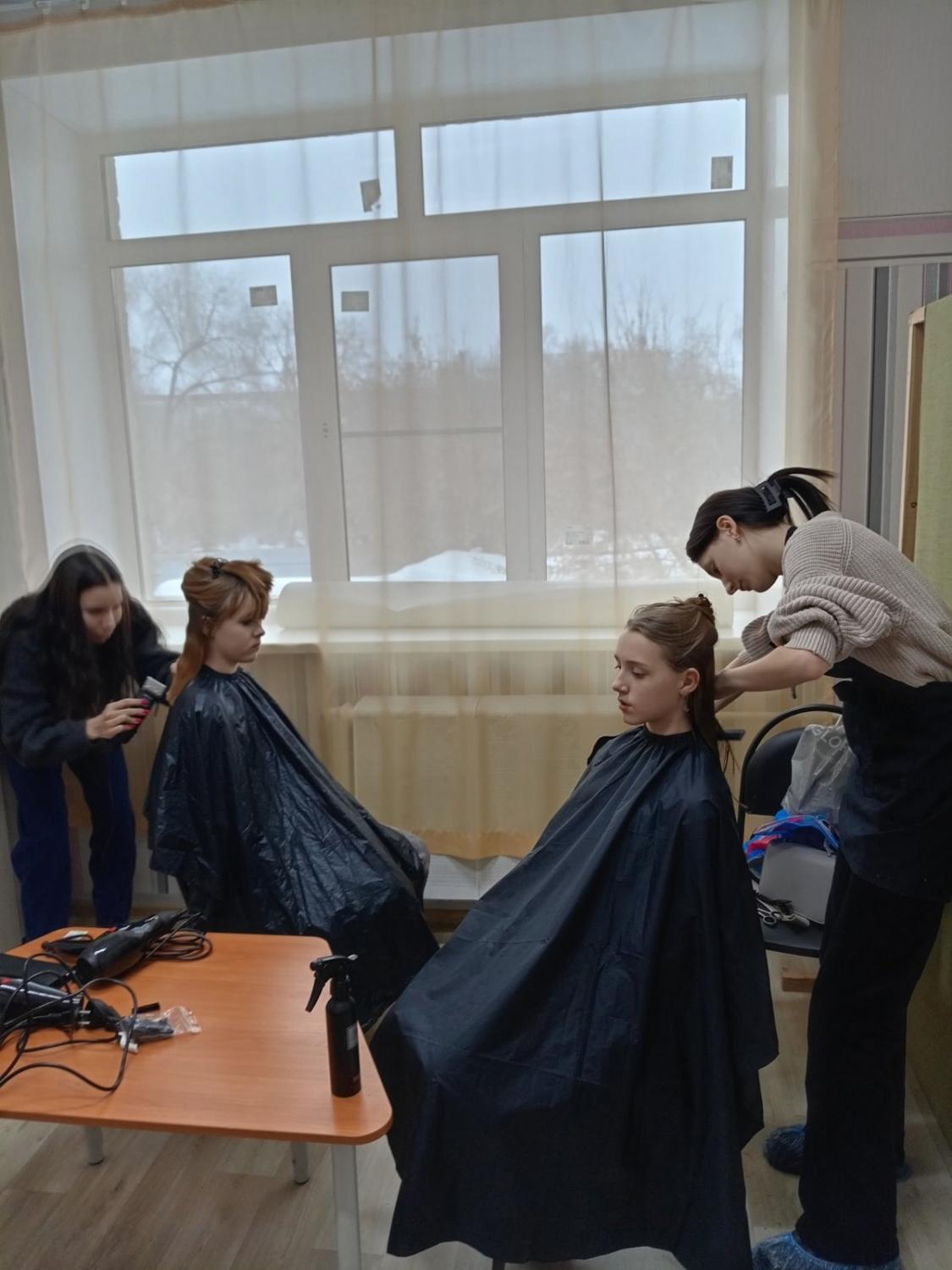 Сегодня к нам приходили волонтеры из КТСиТ. Сегодня к нам приходили волонтеры из КТСиТ.