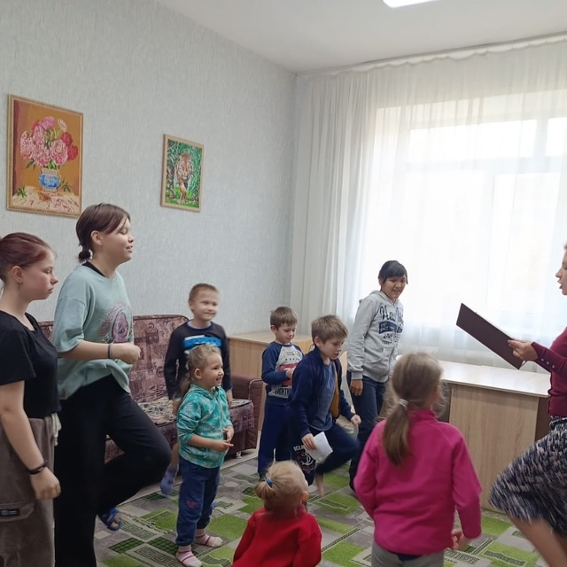 В Международный день защиты животных, который отмечается 4 октября, нас посетила сотрудница библиотеки имени Потанина с мероприятием "Защита и охрана животных. Красная книга."