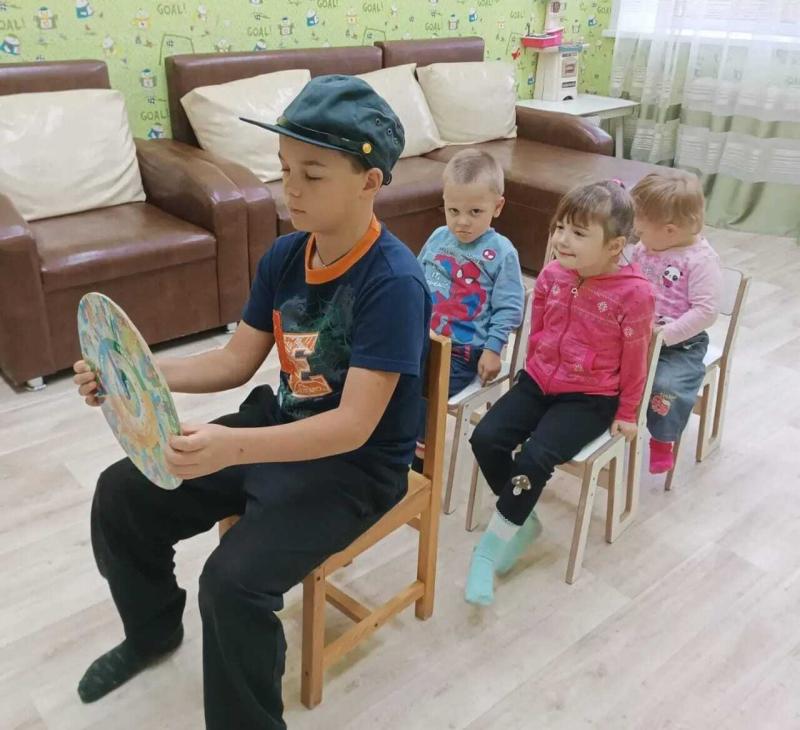 Недавно наши маленькие исследователи отправились в увлекательное воображаемое путешествие в рамках сюжетно-ролевой игры "Автобус".