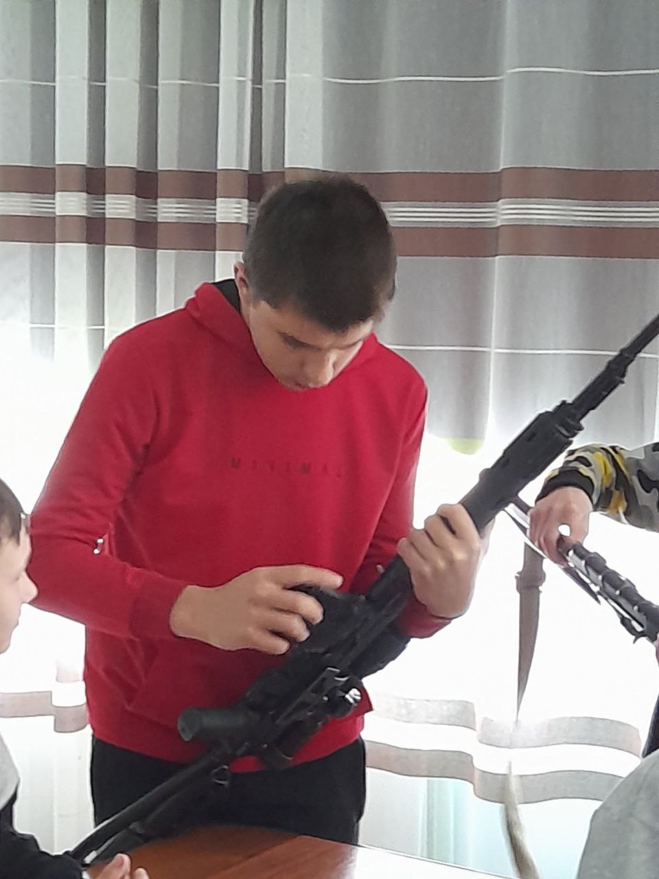 В рамках программы патриотического воспитания сегодня в Центре состоялась интересная встреча с нашими добрыми друзьями-волонтерами