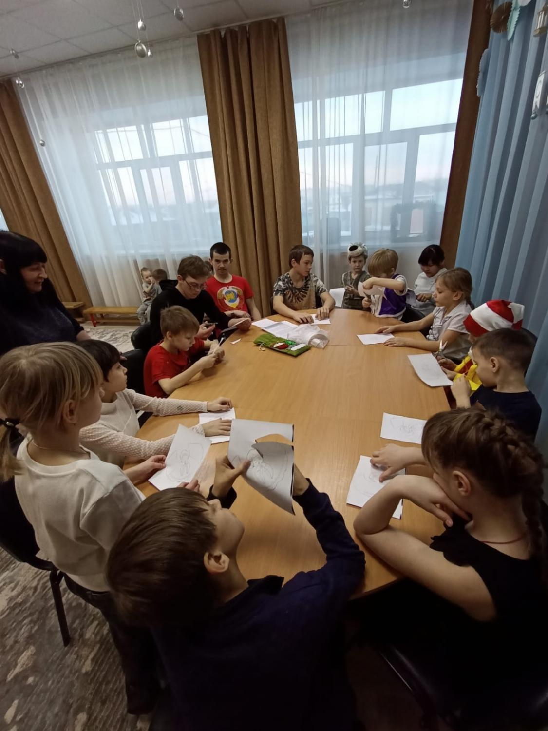 Сегодня мы хотим поделиться с вами весёлыми моментами с мероприятия - "Фольклорная завалинка "Святки"! Сегодня мы хотим поделиться с вами весёлыми моментами с мероприятия - "Фольклорная завалинка "Святки"!