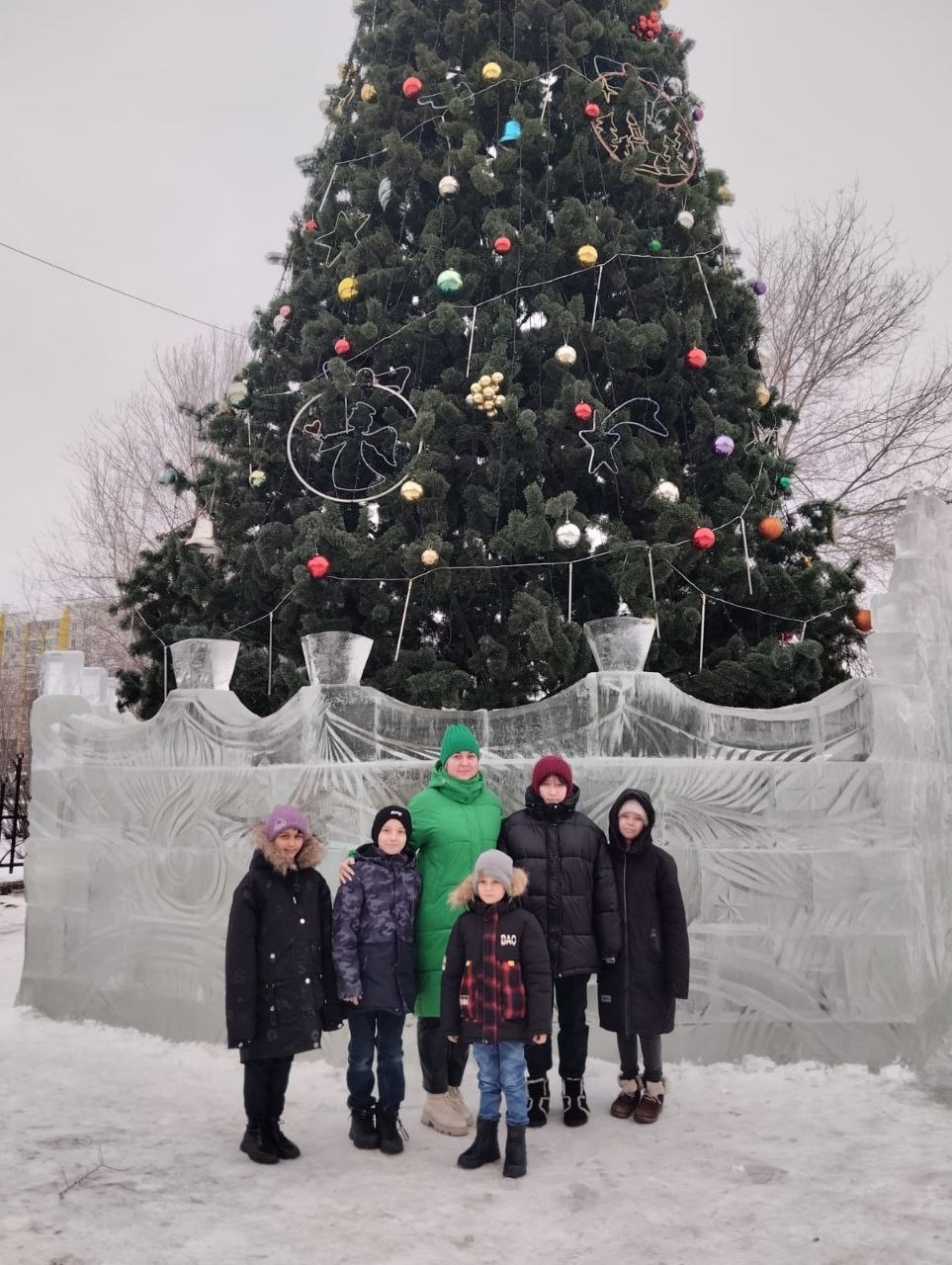 Предновогодняя суета в самом разгаре! Это время весёлых хлопот, сказок и чудес! Предновогодняя суета в самом разгаре! Это время весёлых хлопот, сказок и чудес!