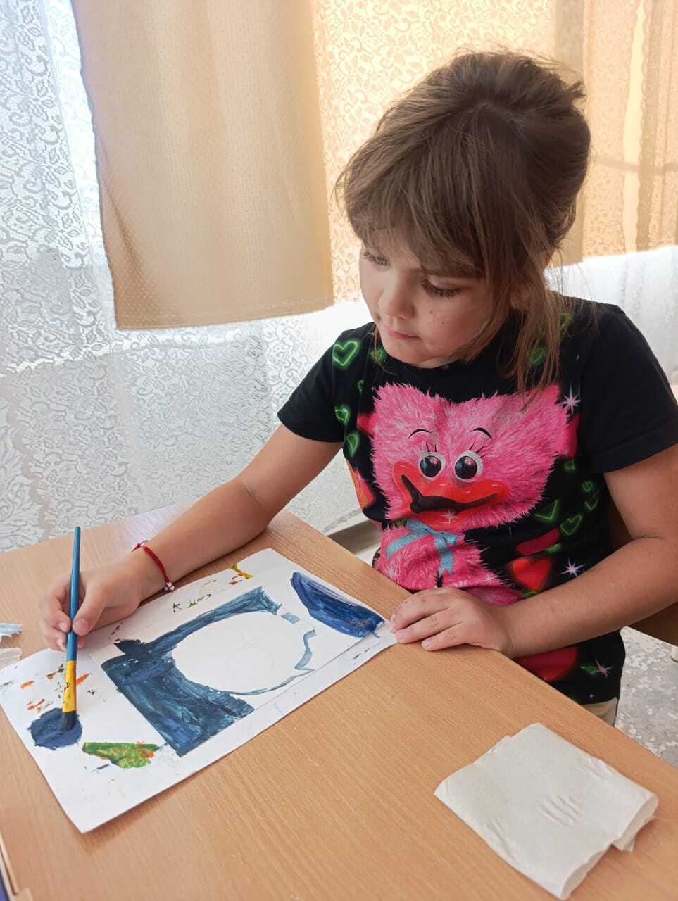 Правополушарное рисование — это увлекательная техника, которая позволяет раскрыть творческий потенциал детей, задействуя их интуитивное мышление и креативность.