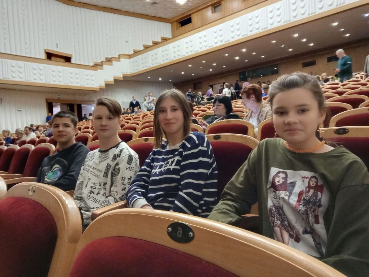 Побывали в филармонии на концерте музыкального колледжа им. Шостаковича с концертной программой "Дню защитника Отечества посвящается".