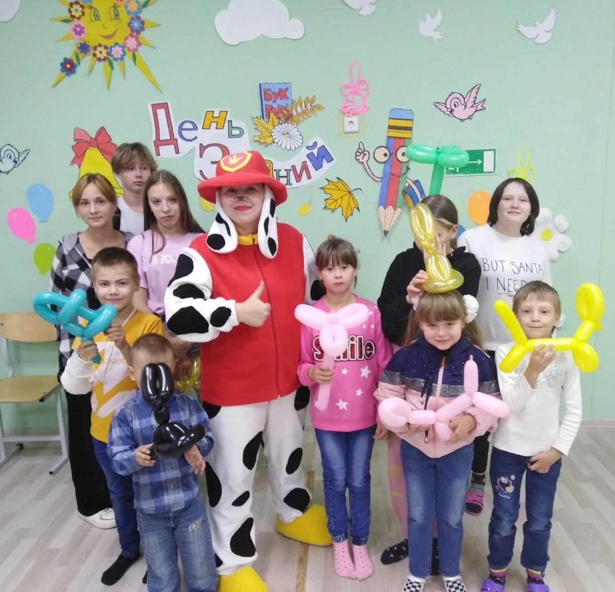 В гости к ребятам пришёл отважный пожарный Маршал из мультфильма "Щенячий патруль" В гости к ребятам пришёл отважный пожарный Маршал из мультфильма "Щенячий патруль"