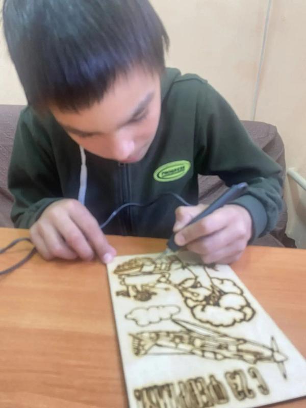 Наши талантливые воспитанники мастерски овладели искусством пирографии и подготовили особенные подарки ко Дню защитника Отечества!