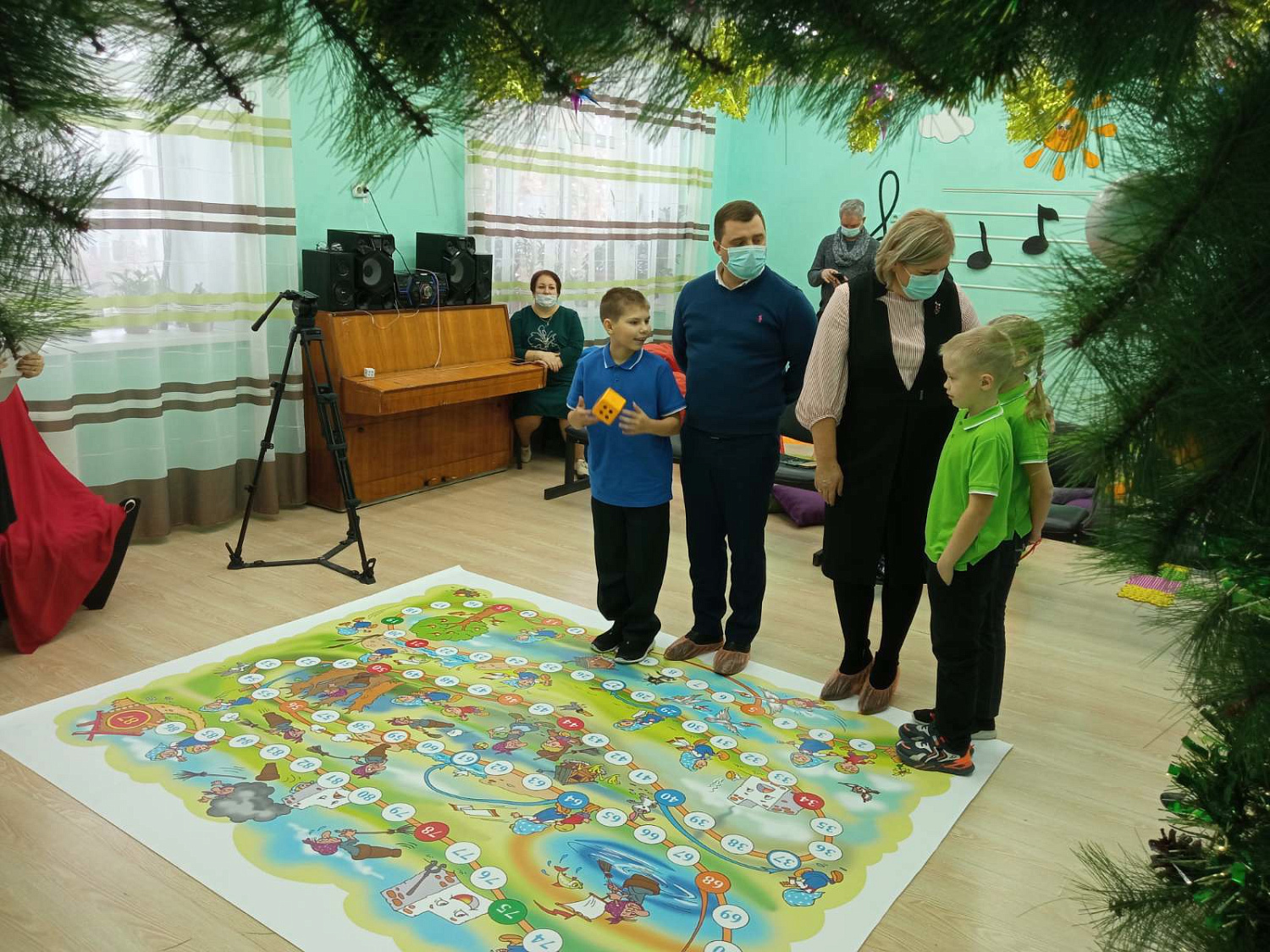 В нашем Центре всегда рады гостям и встречают их песнями, играми, танцами!