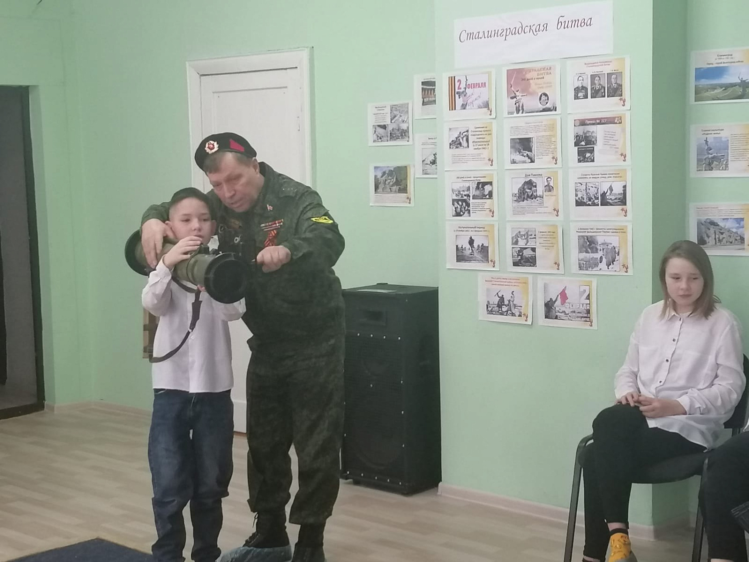 В рамках месячника оборонно-массовой и спортивной работы в гости к нашим воспитанникам приходил руководитель Регионального отделения МАВ ГСВГ-ЗГВ и ГВВД по Курганской области Сергей Аркадьевич Гасников.