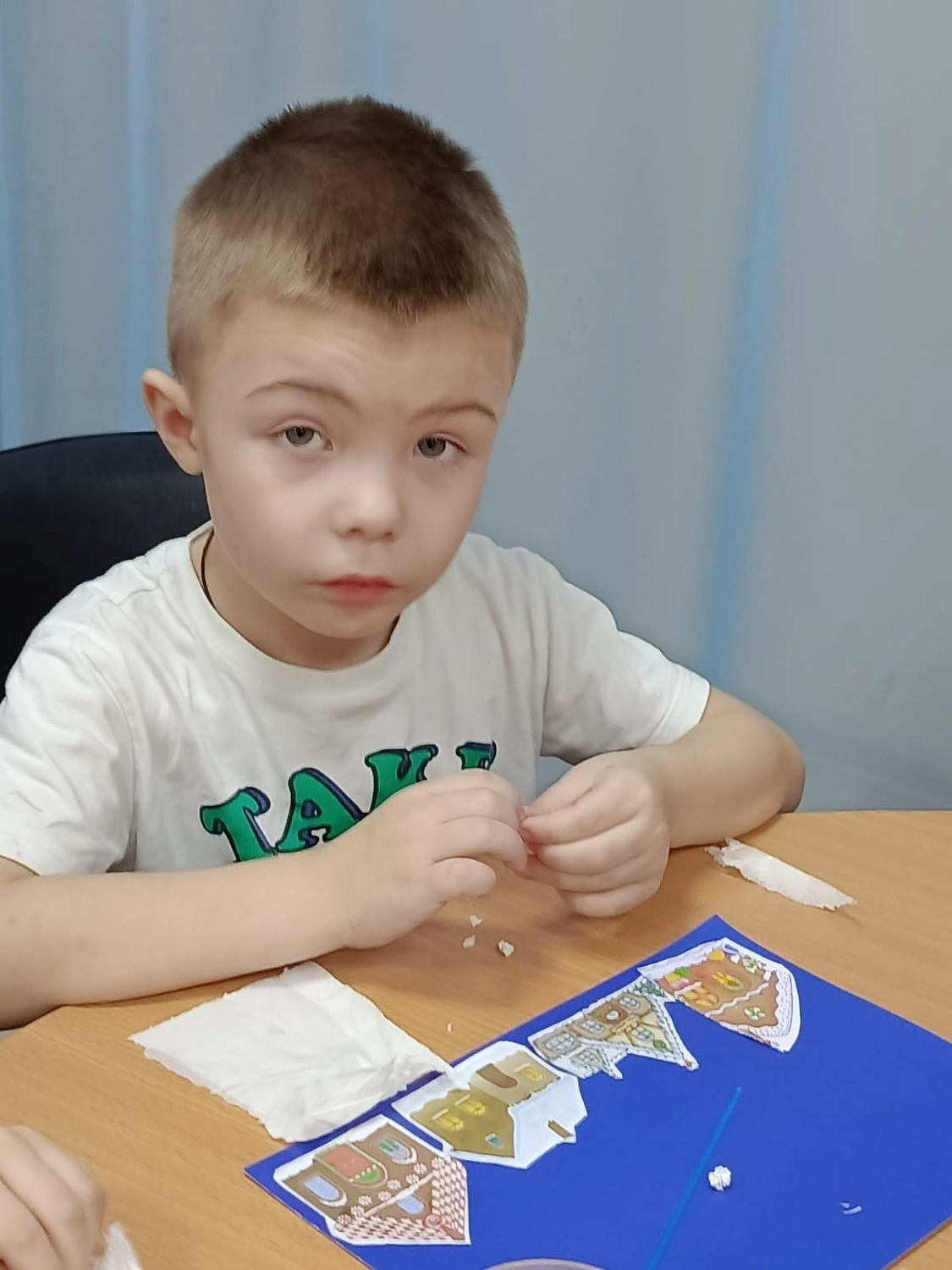 Снег ﻿- это ﻿волшебное ﻿природное явление, которое ﻿приносит всем ﻿радость и ﻿вдохновение!