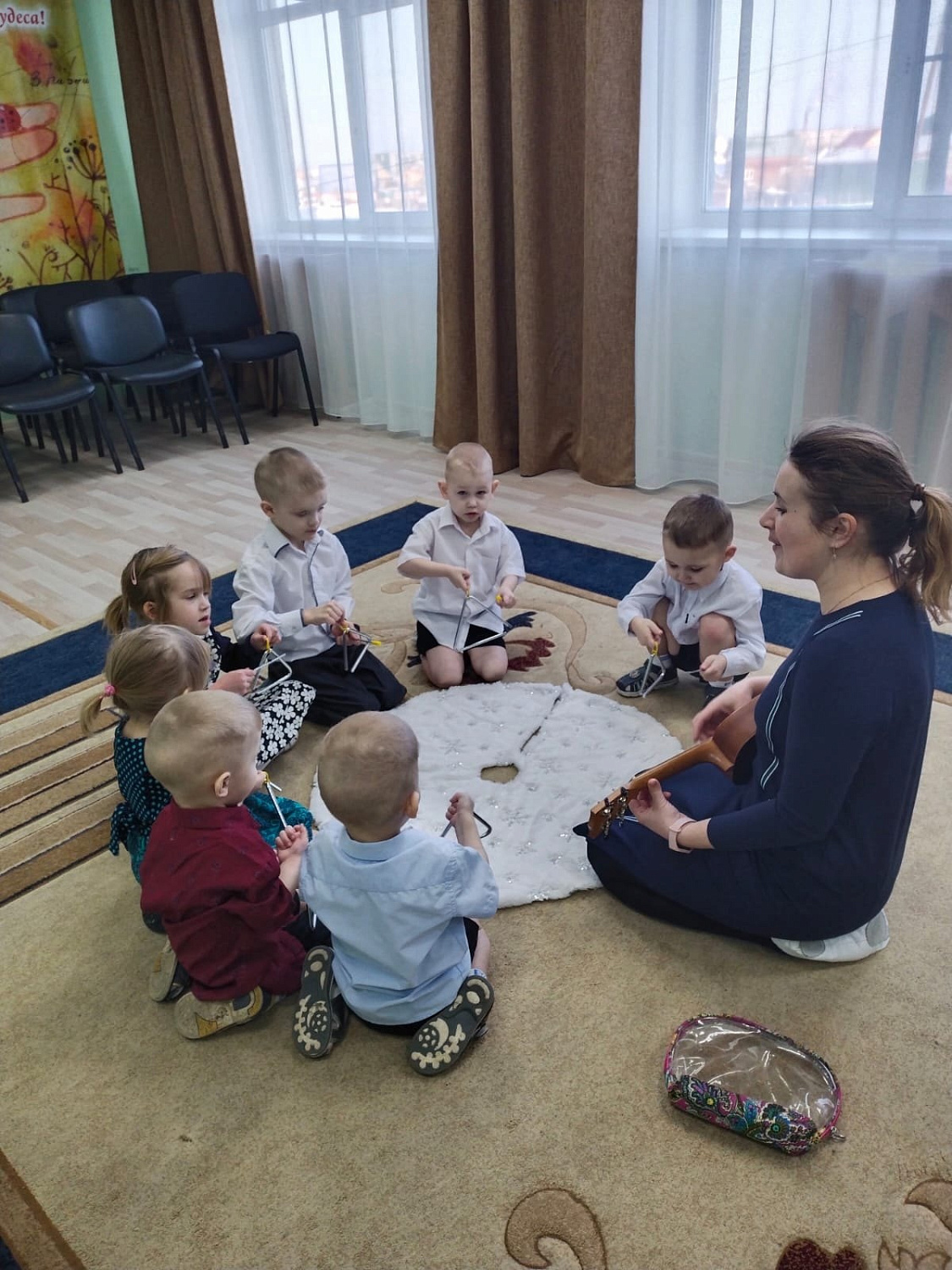 Музыкальное погружение в зиму - волшебное, доброе, чуткое - отрганизовала для наших ребят Перминова Анастасия Евгеньевна из Центра инклюзивного образования "Ладошки".