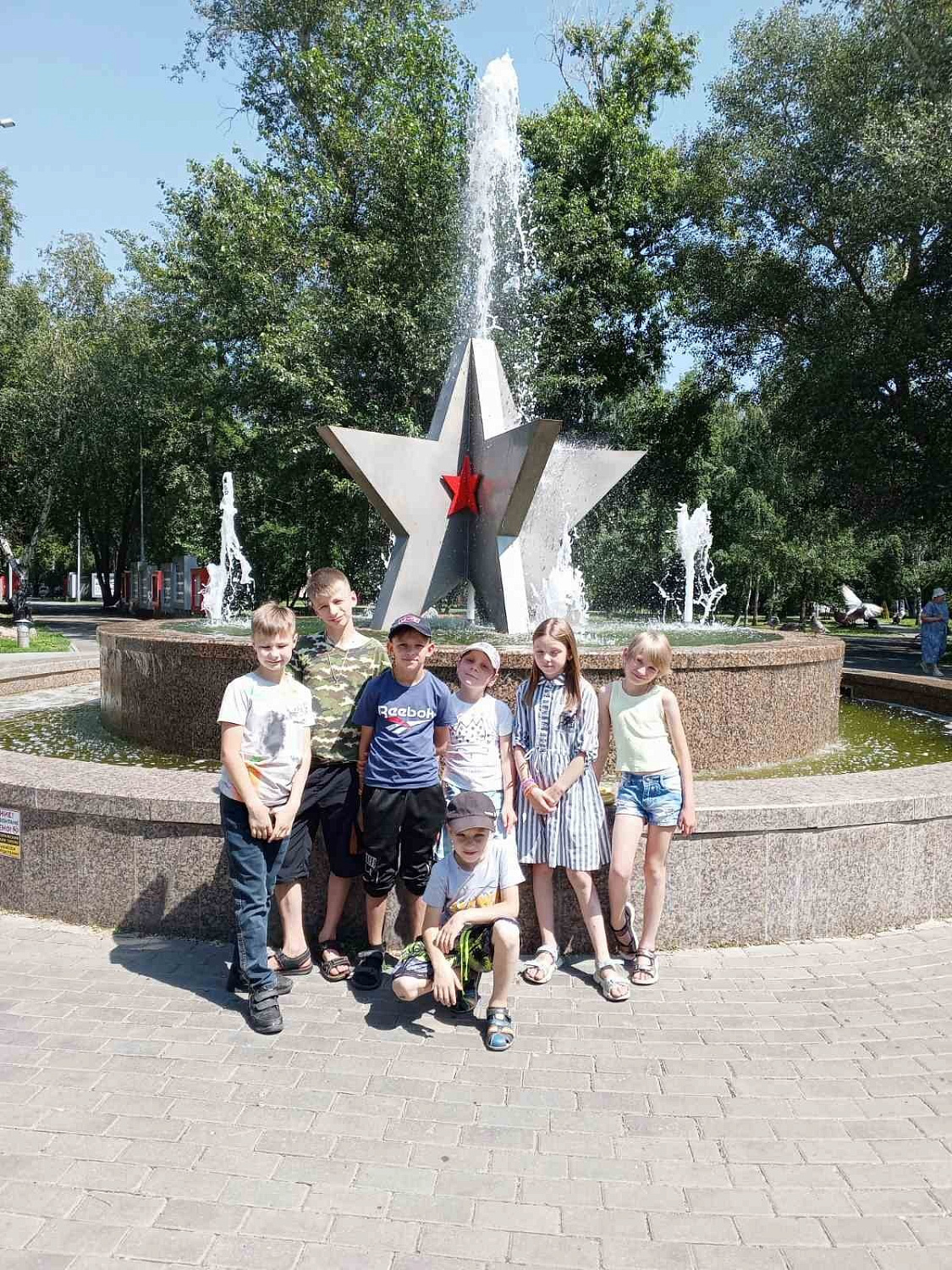 Лето еще все впереди, ребятам хочется выглядеть отлично, поэтому мы в рамках XIII Всероссийской акции «Добровольцы - детям», сегодня почти всей семьей совершили поход в парикмахерскую!