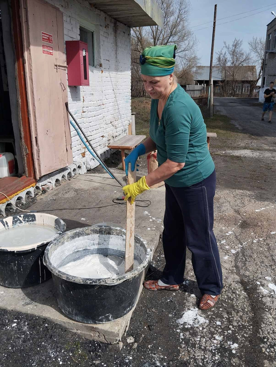 Субботник - это прекрасный способ поднятия корпоративного духа, сплочения коллектива.